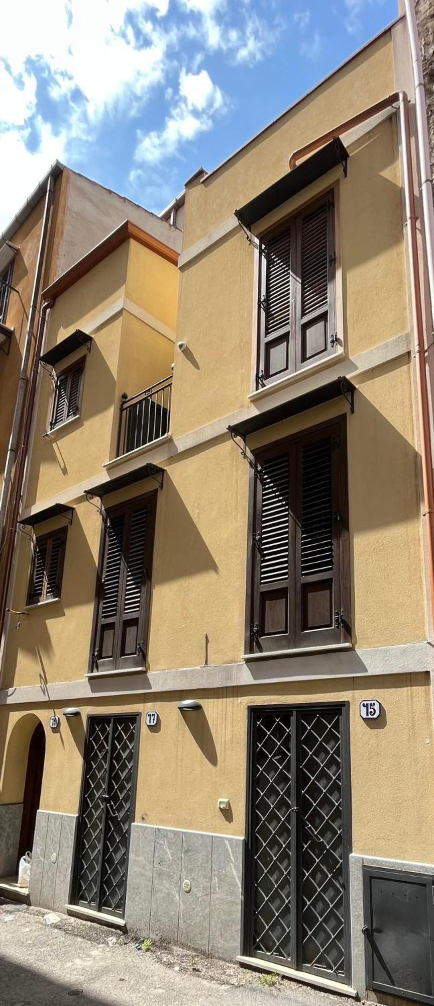 Maquedino Holiday Home & Terrace - Cozy Central Loft Palermo Exterior foto